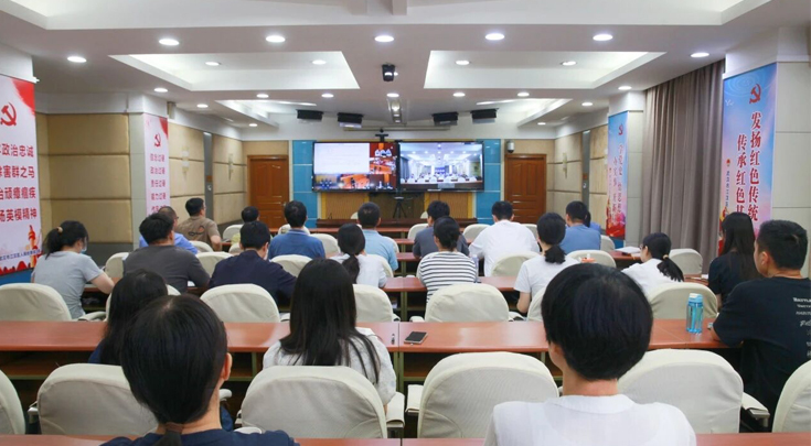 听庭观摩淬公诉精兵  理论研讨促办案提质